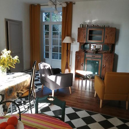 Au Logis De Vechillot Panzió Angoulême Kültér fotó